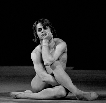 Михаил Барышников в балете «Сотворение Мира», Мариинский театр. 